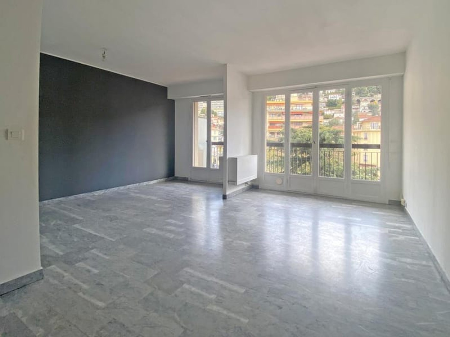 NICE Saint Roch : Grand Studio 38 m² - 4e étage
