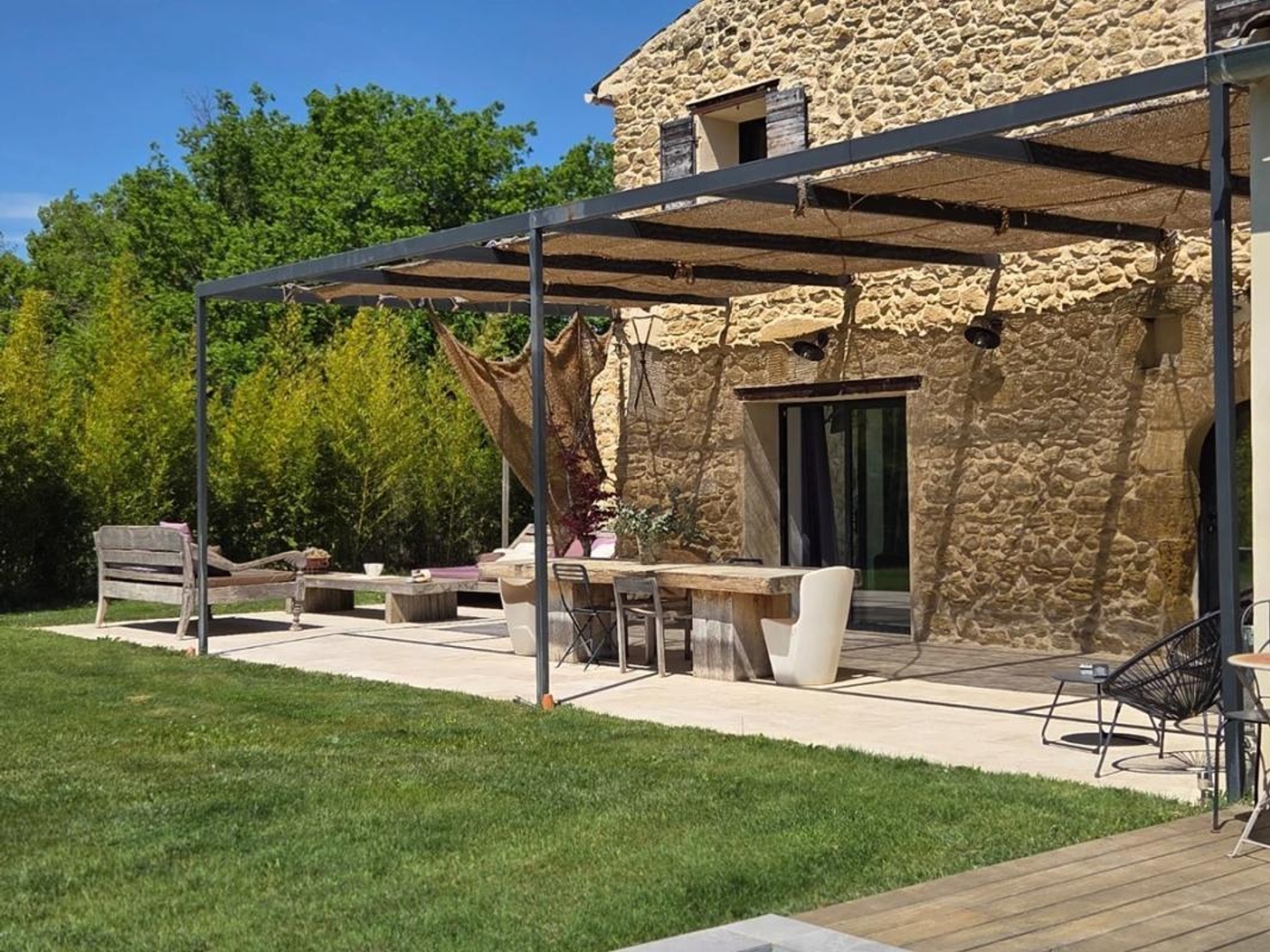 Vends mas - 170 m² - 6 pièces, 3 chambres - Vaugines 84160