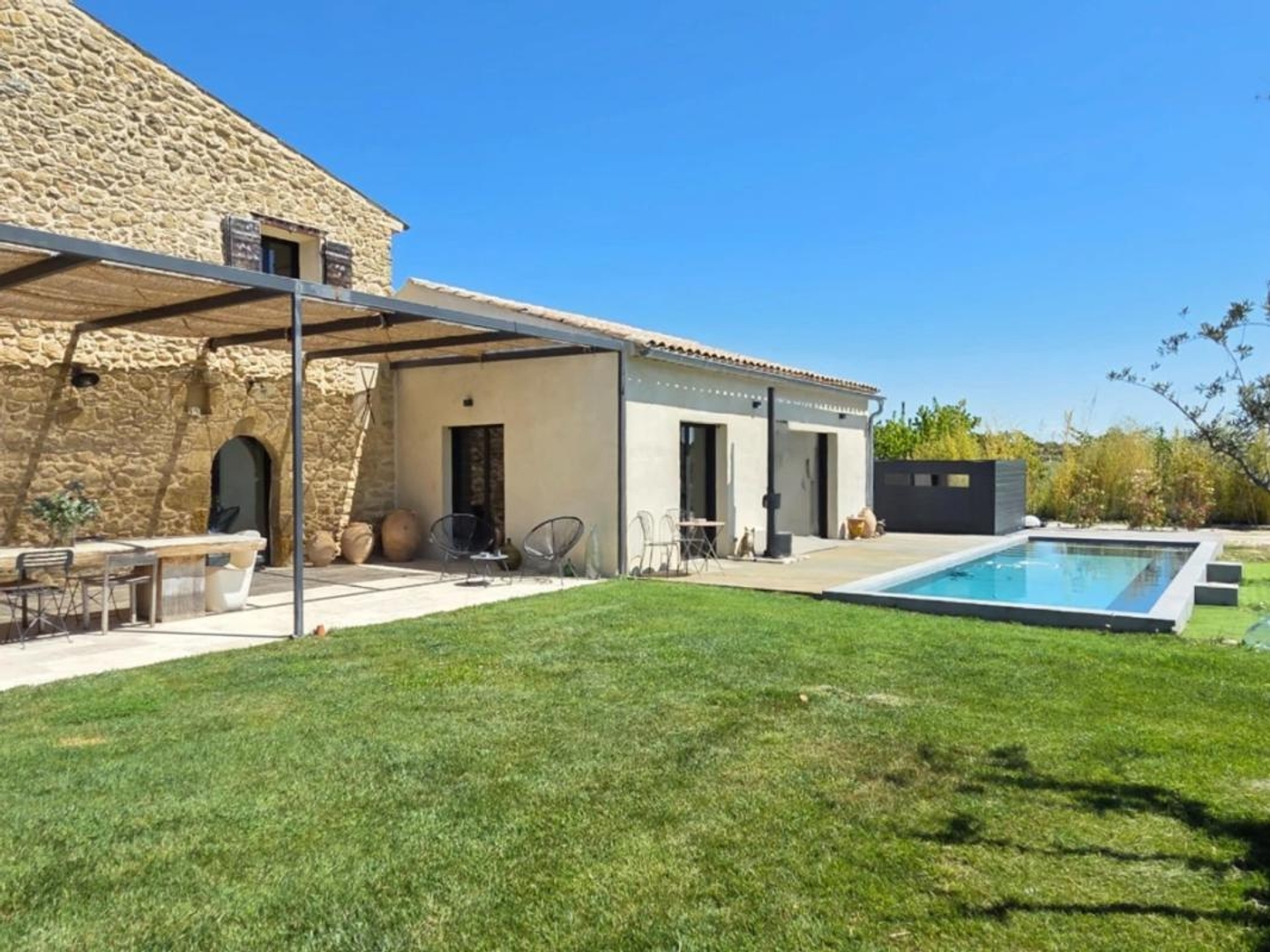 Maison à vendre - 6 pièces - 170m2 - Vaugines (84160)