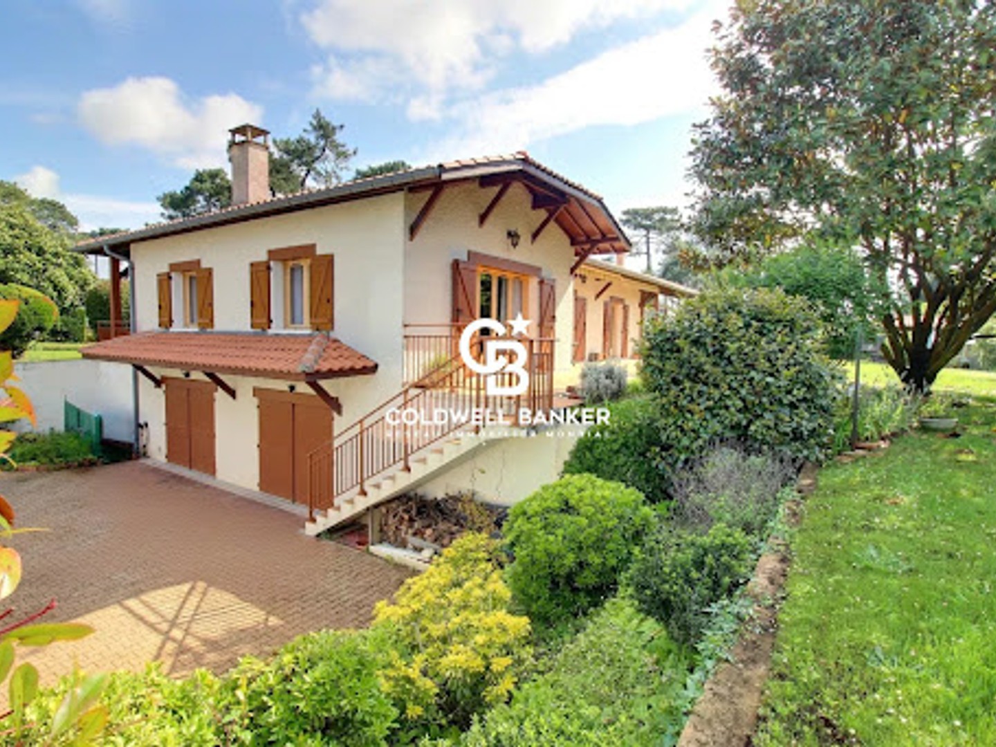 Maison 7 pièces 240 m²