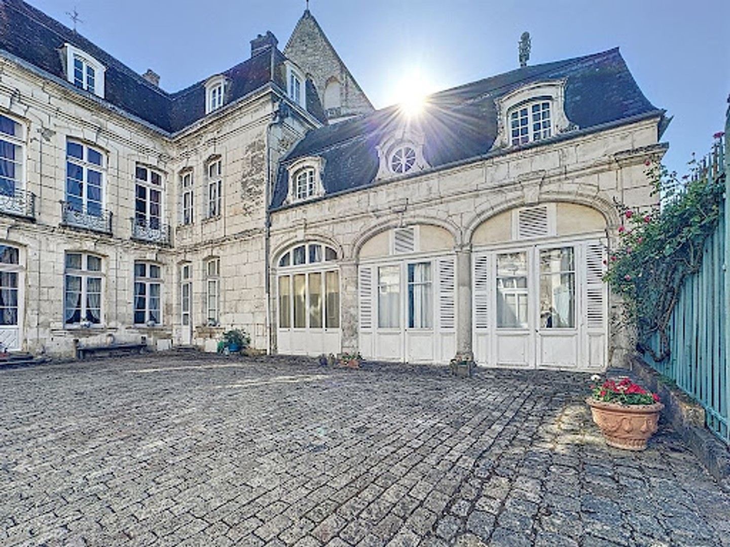 Maison à vendre - 25 pièces - 1200m2 - Auxerre (89000)