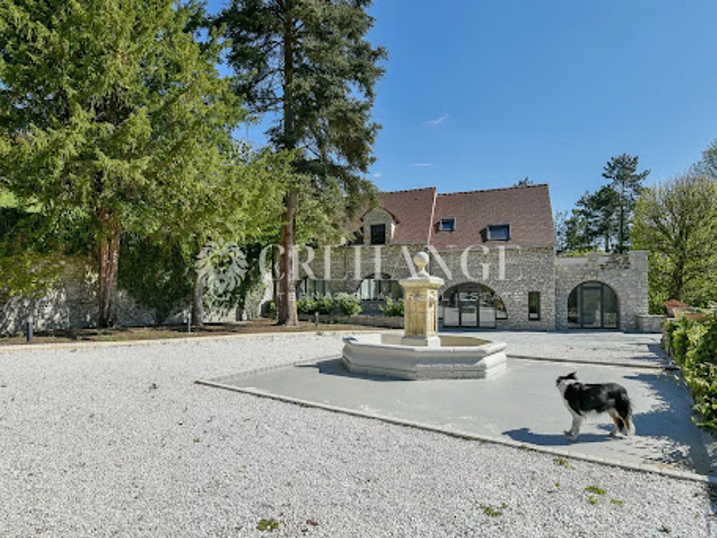 Maison 6 pièces 230 m²