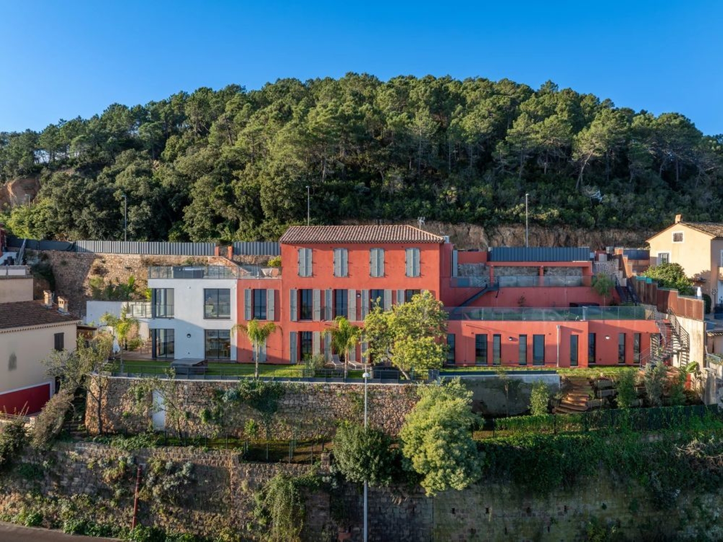 Appartement à vendre - 4 pièces - 127m2 - Théoule-Sur-Mer (06590)