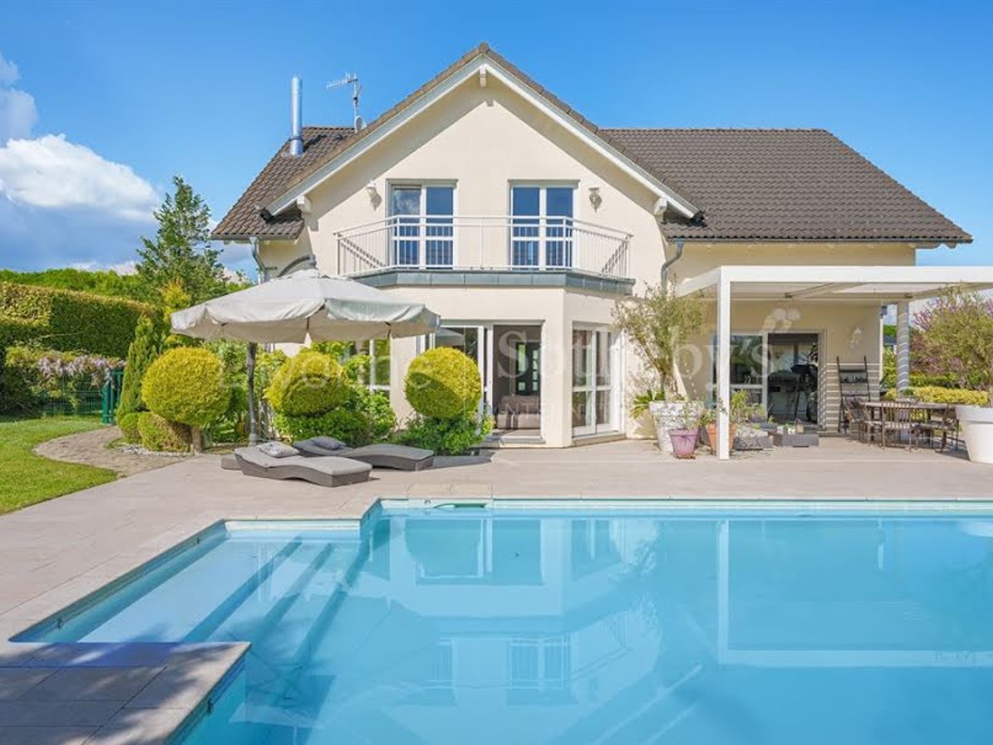 Maison 6 pièces 280 m²