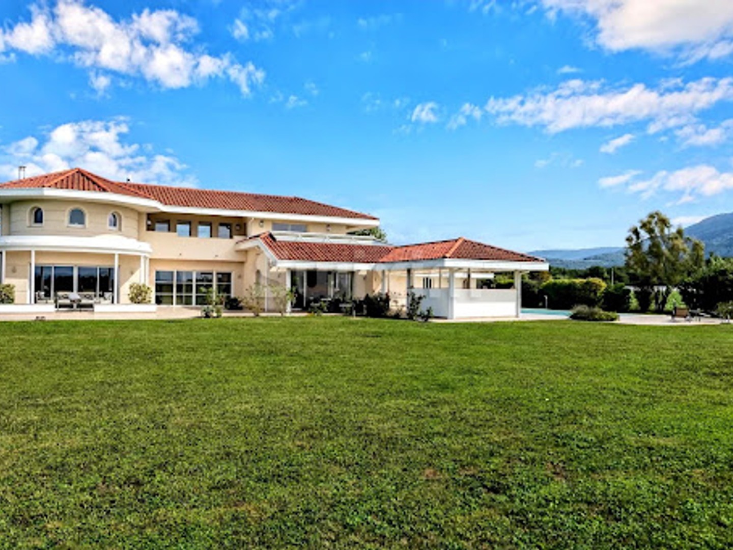 Maison 9 pièces 280 m²