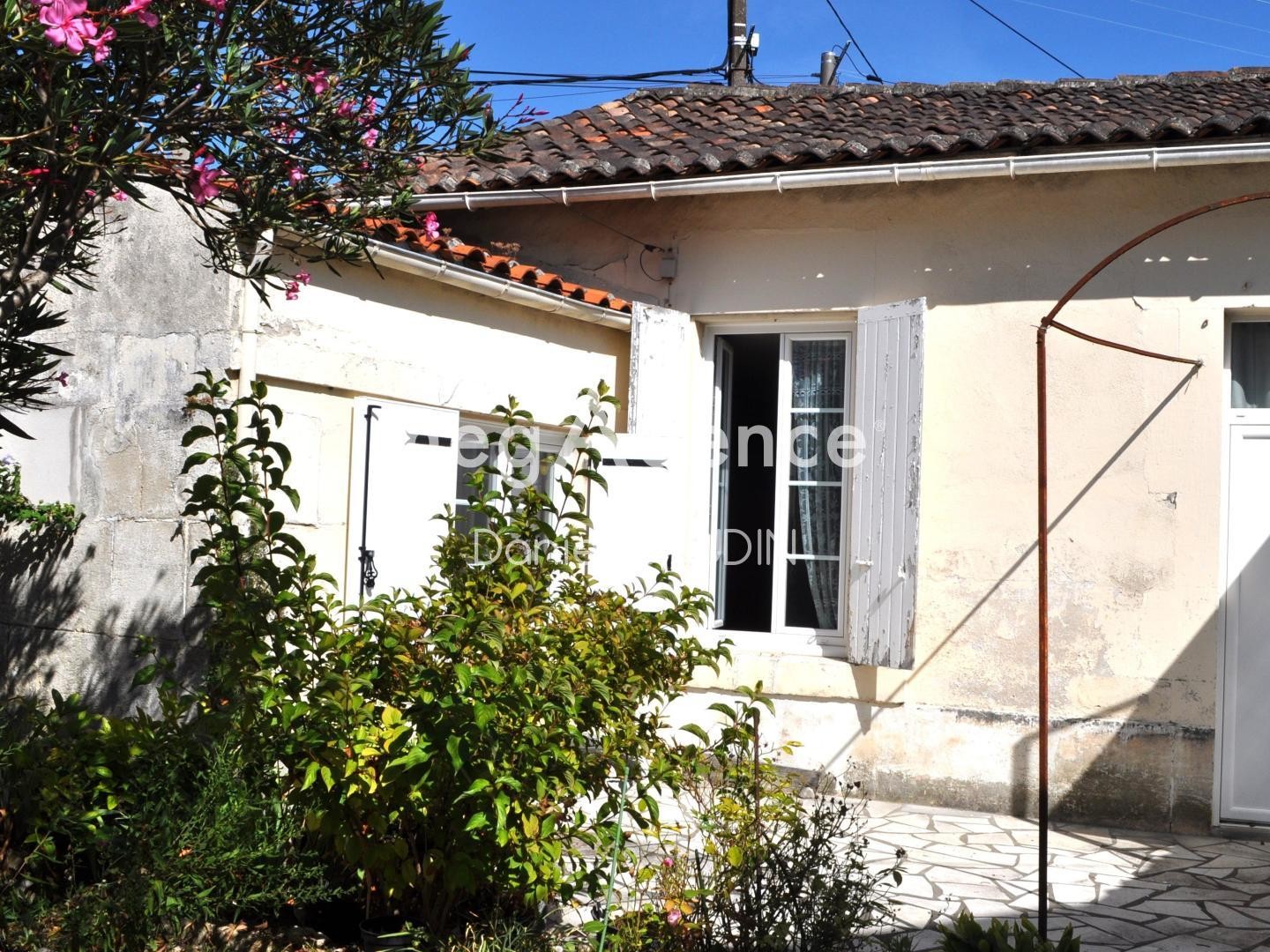 Maison à vendre - 3 pièces - 103m2 - Cognac (16100)