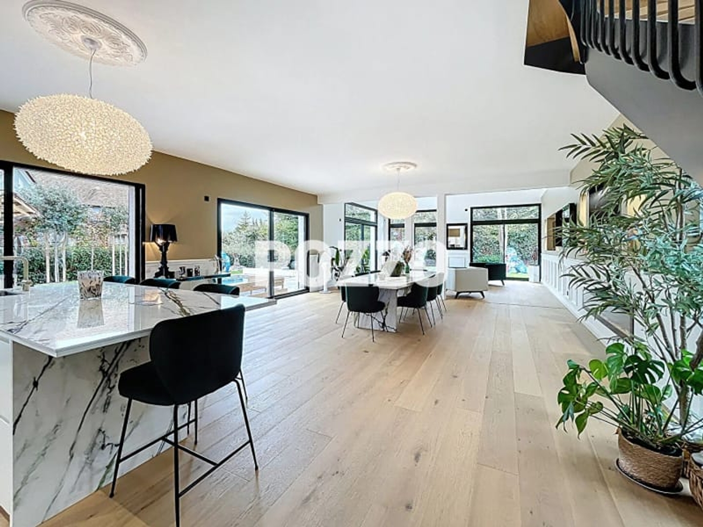 Maison 8 pièces 264 m²