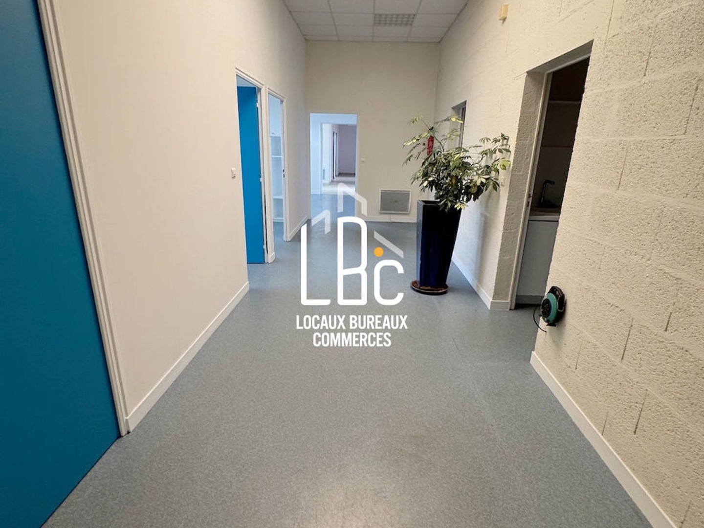 Locaux à vendre - 2695m2 - Saint-Hilaire-De-... (44680)