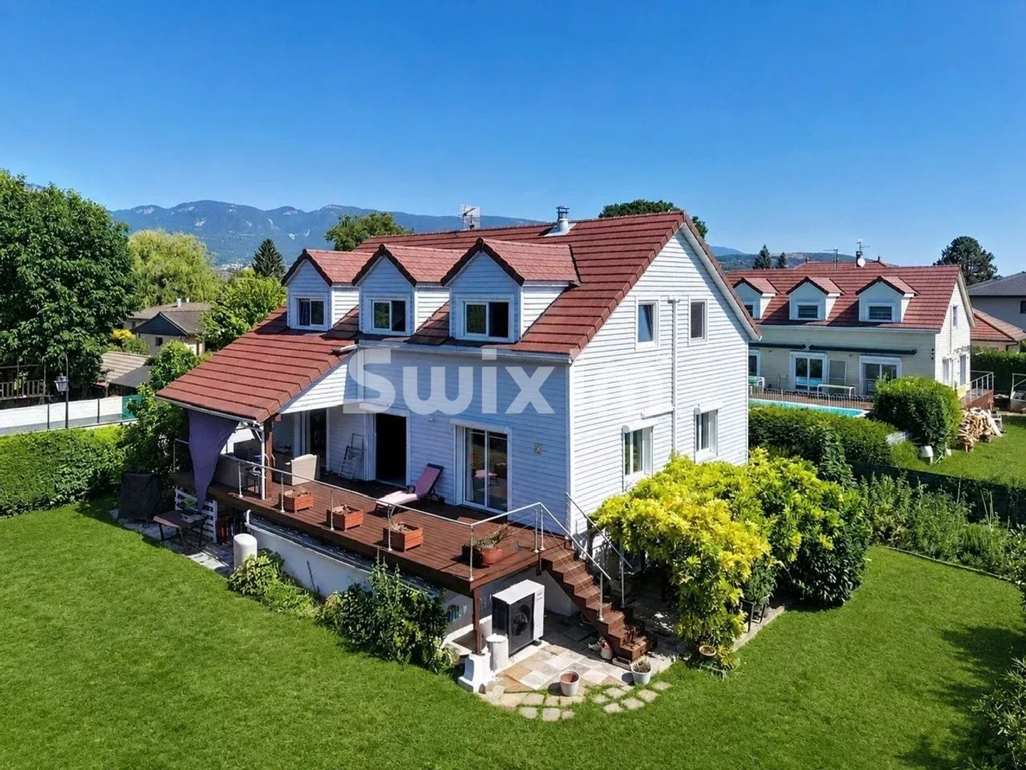 Maison 8 pièces de 290m2 avec garage et jardin