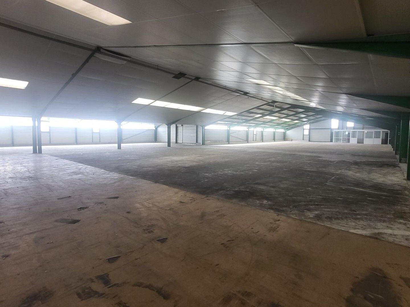 Magasin à vendre - 1 pièce - 9724m2 - Castets Et Castillon (33210)