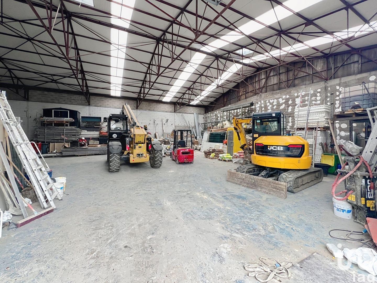 Immeuble commercial 500 m²