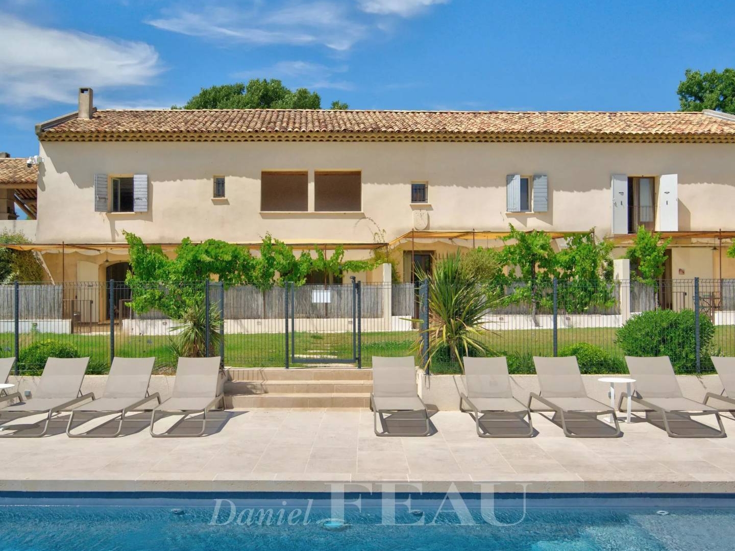 Maison à vendre - 16 pièces - 480m2 - La Bastide-Des-Jo... (84240)