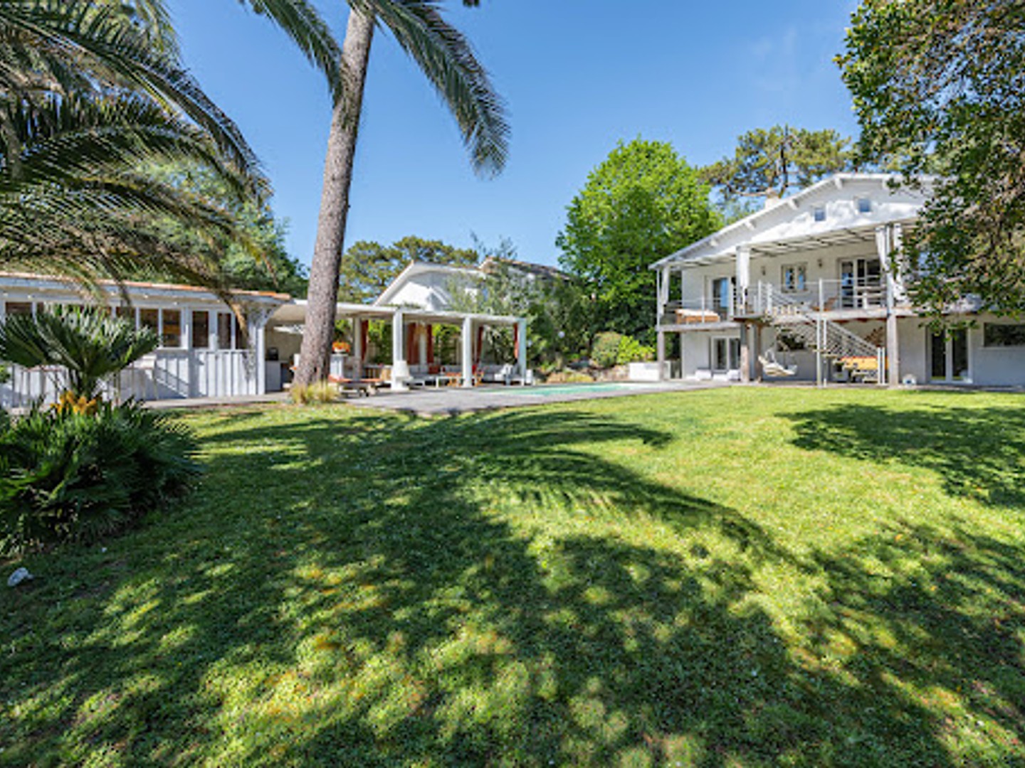 Maison à vendre - 9 pièces - 226m2 - Arcachon (33120)
