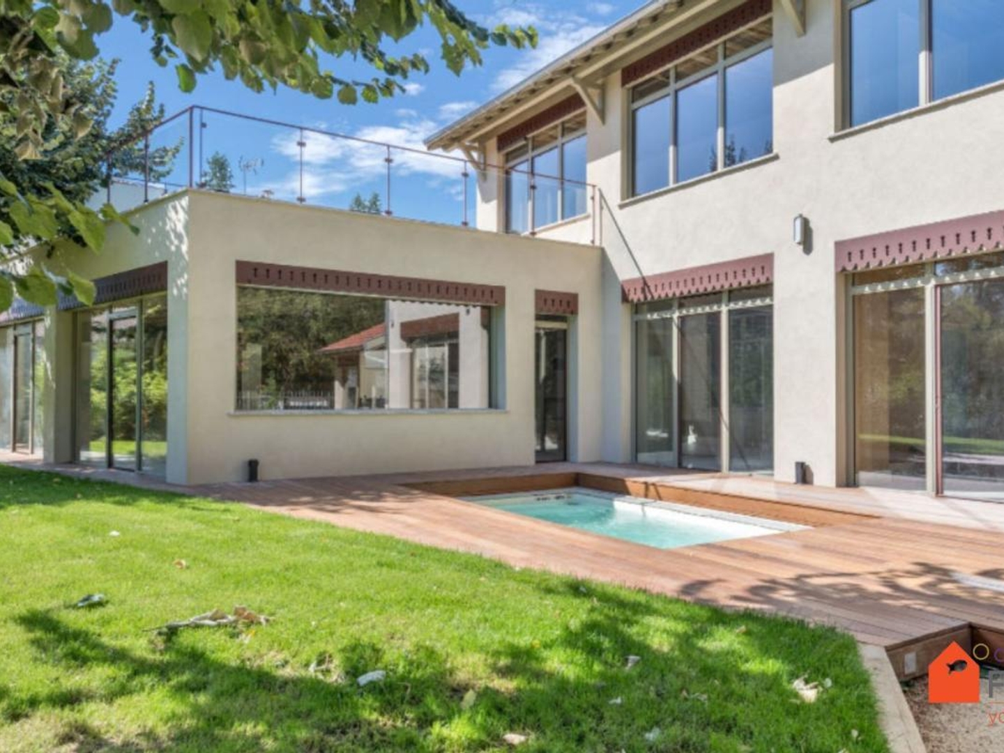 Maison à vendre - 6 pièces - 230m2 - Saint-Genis-Laval (69230)
