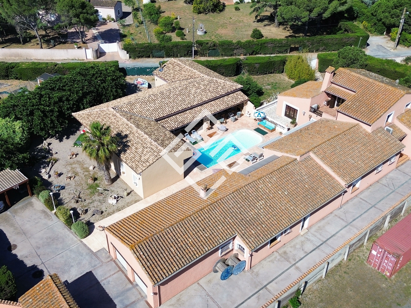 Propriété familiale exclusive avec deux habitations