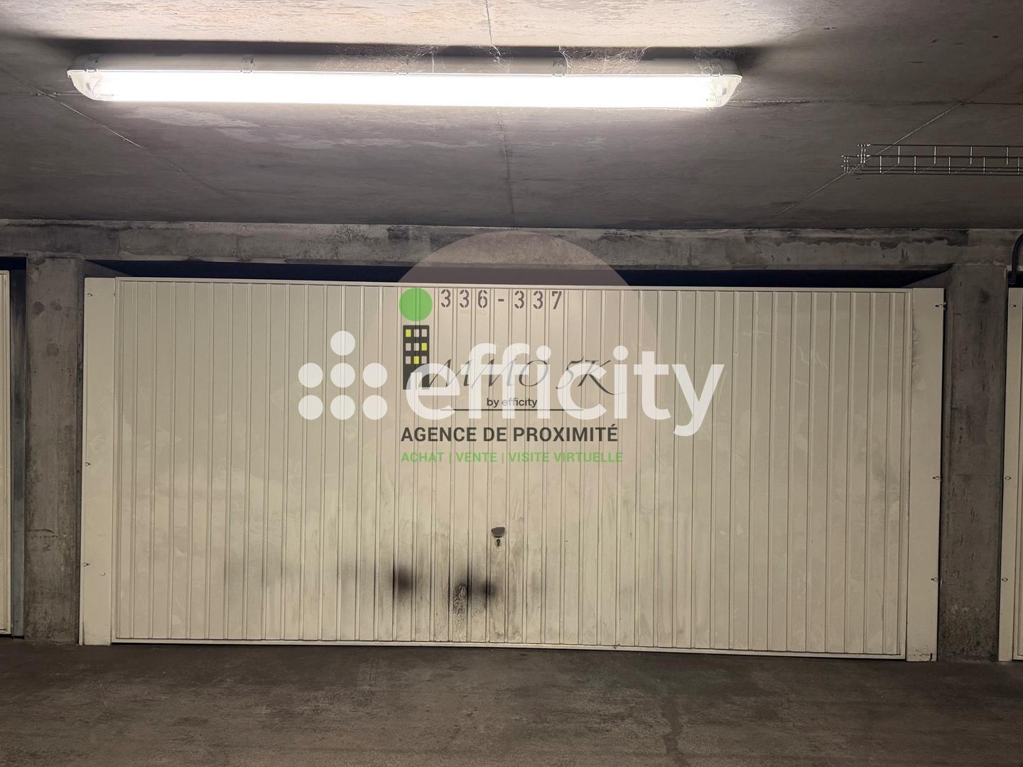 Parking / garage / box à vendre - 24m2 - Lyon 4e (69004)