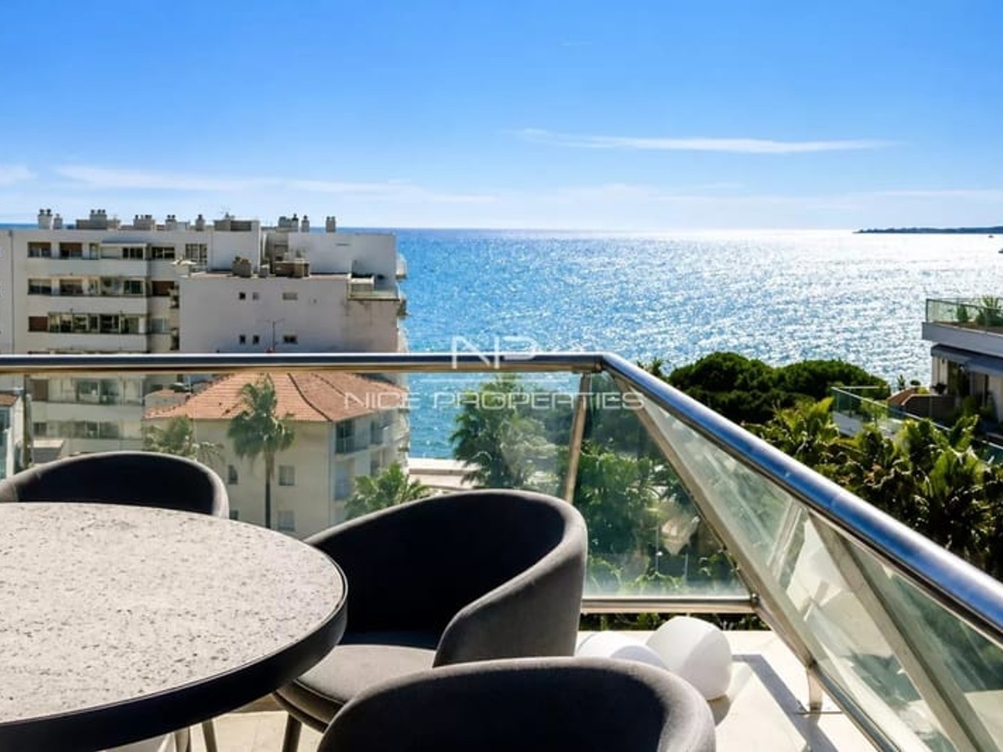 Appartement à vendre - 6 pièces - 221m2 - Antibes (06600)