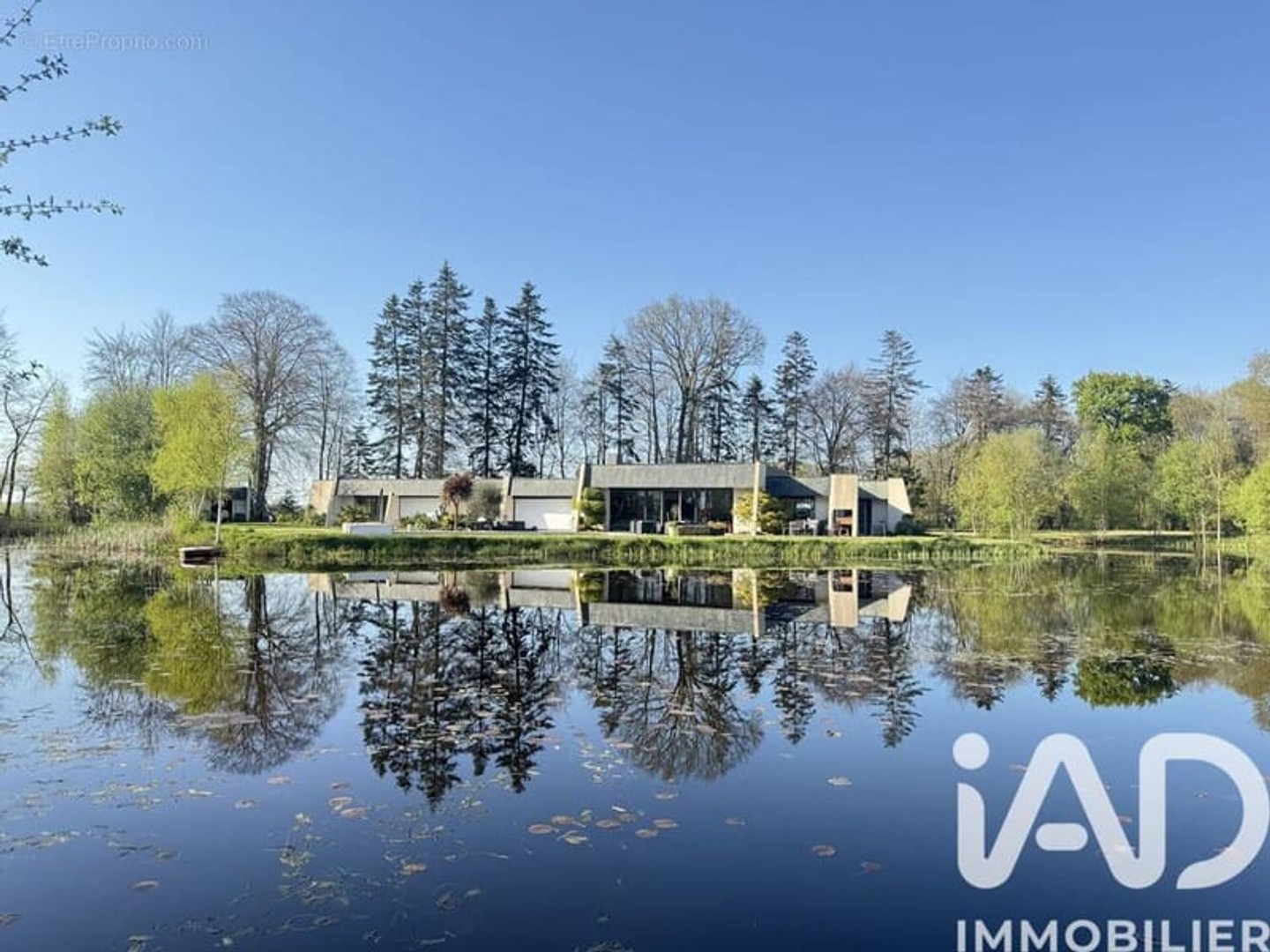 Maison à vendre - 9 pièces - 341m2 - Saint-Méen-Le-Grand (35290)