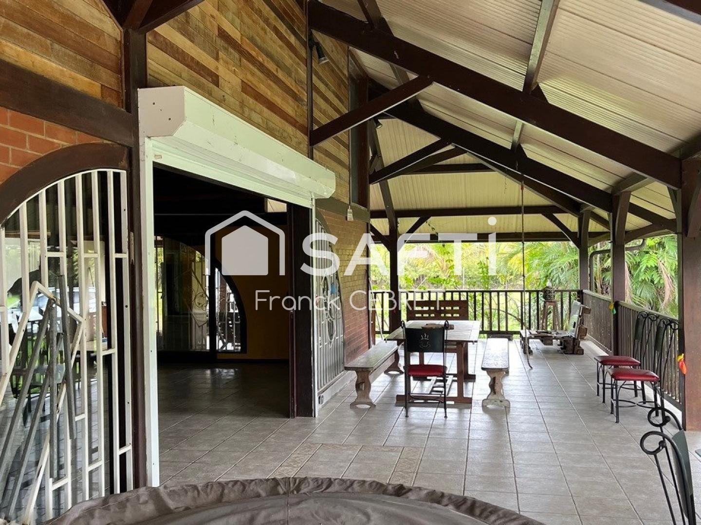 Maison à vendre - 6 pièces - 273m2 - Montsinéry-Tonneg... (97356)