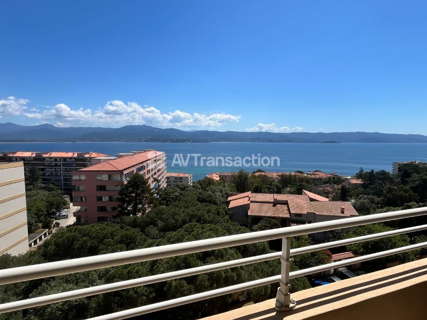 Appartement à vendre Parc Berthault vue mer Ajaccio