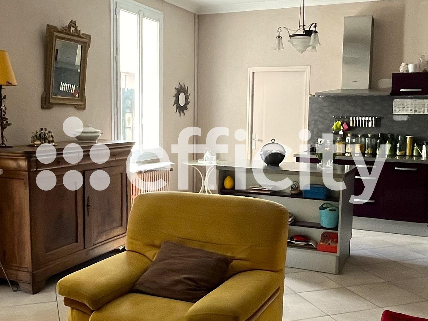 Maison à vendre - 7 pièces - 136m2 - Bourg-En-Bresse (01000)