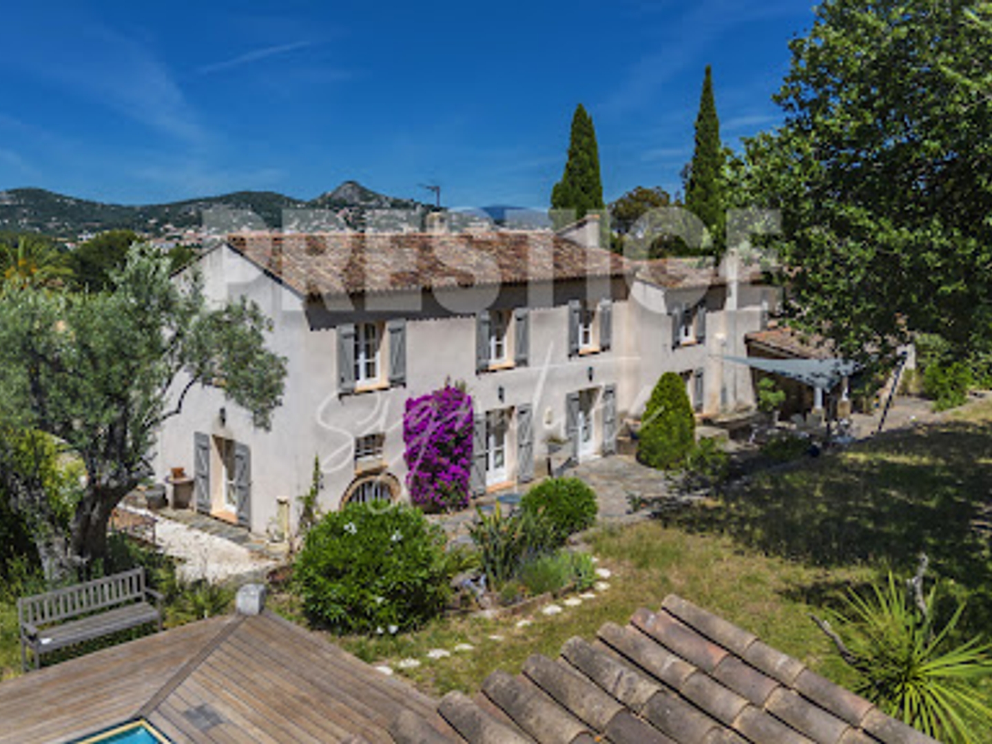Maison 7 pièces 220 m²