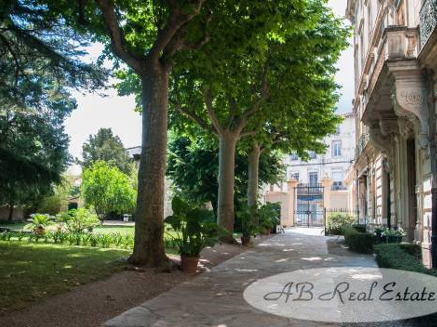 Maison à vendre - 1450m2 - Béziers (34500)