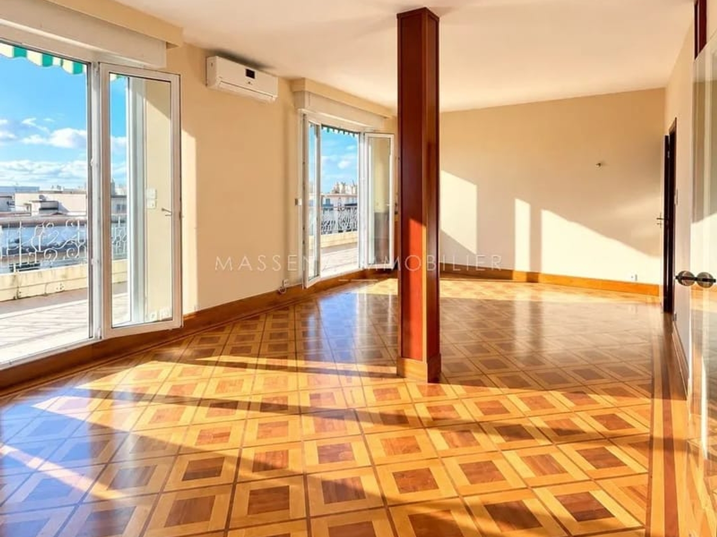 Appartement à vendre - 4 pièces - 135m2 - Nice (06000)