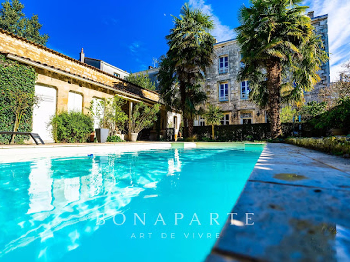 Maison 9 pièces 305 m²