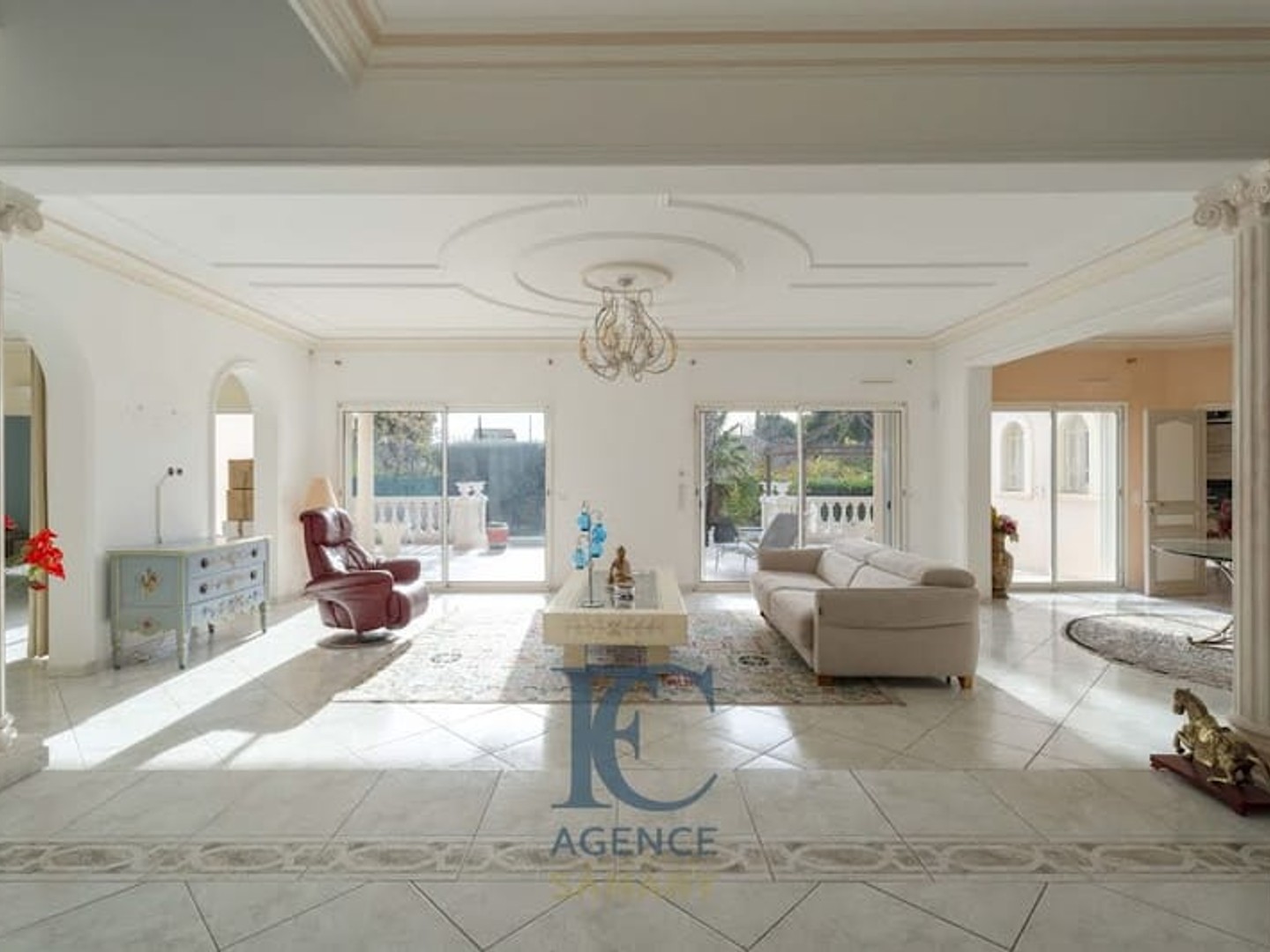Maison à vendre - 5 pièces - 248m2 - Sanary-Sur-Mer (83110)