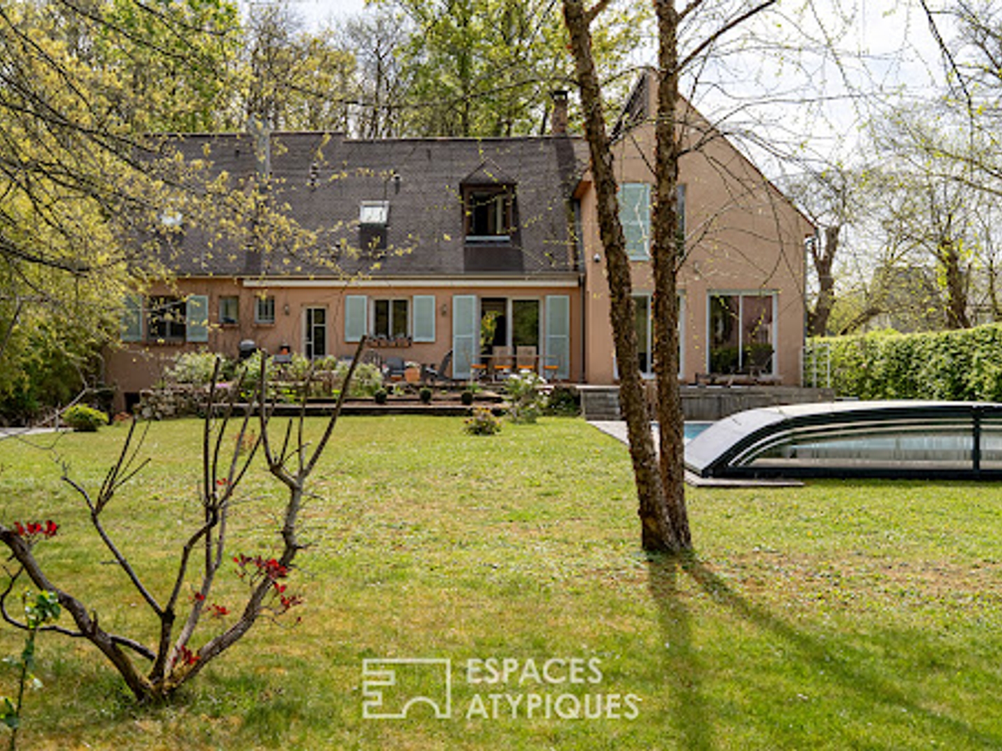 Maison 8 pièces 233 m²