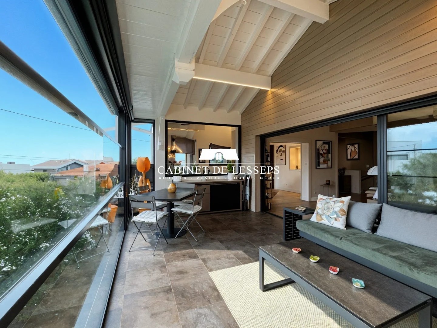 Maison 6 pièces 245 m²