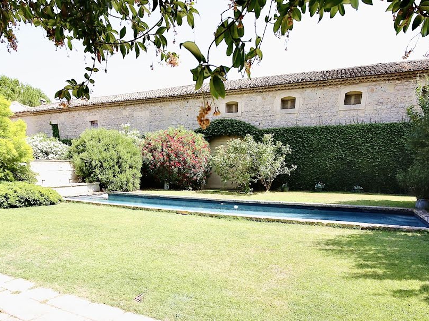 Maison à vendre - 31 pièces - 2700m2 - Aigues-Mortes (30220)