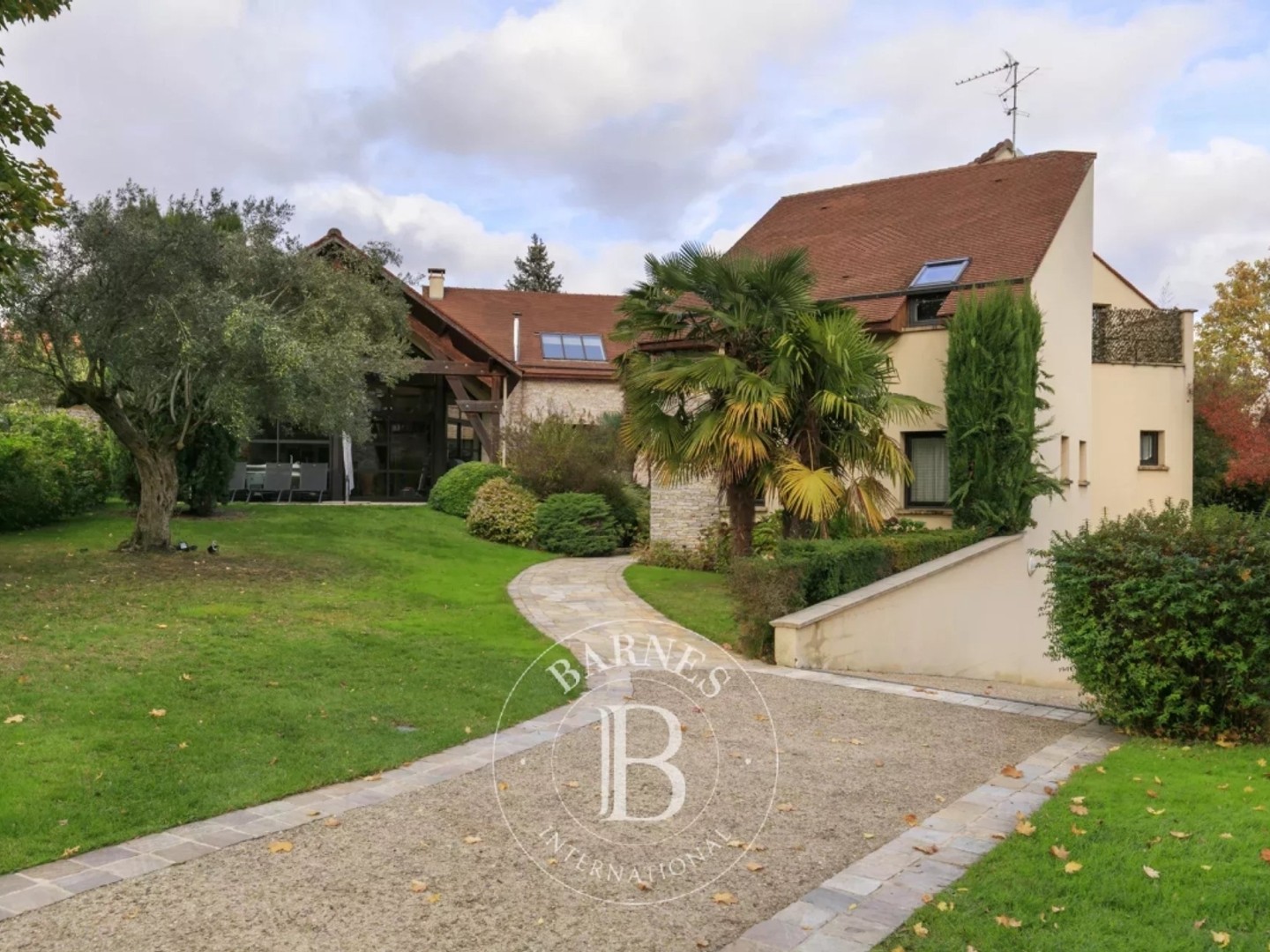 Maison d'architecte à vendre - Verrières le Buisson - 500 m² environ - Piscine intérieure - Sauna/Hammam