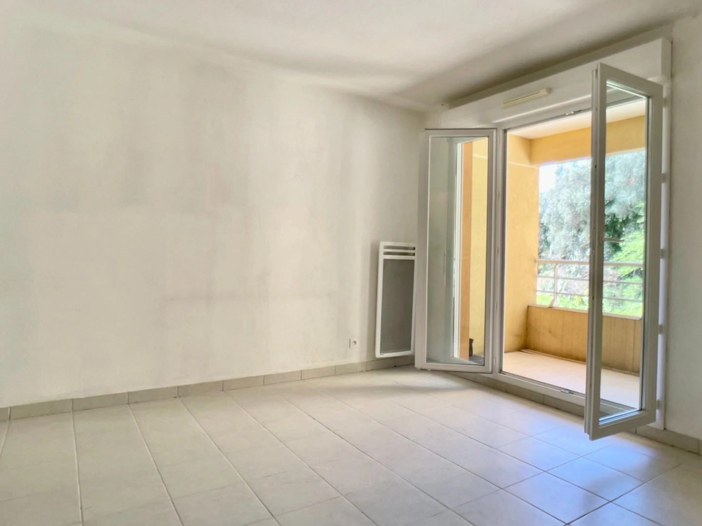 Appartement à vendre - 2 pièces - 37m2 - Saint-André-De-La... (06730)
