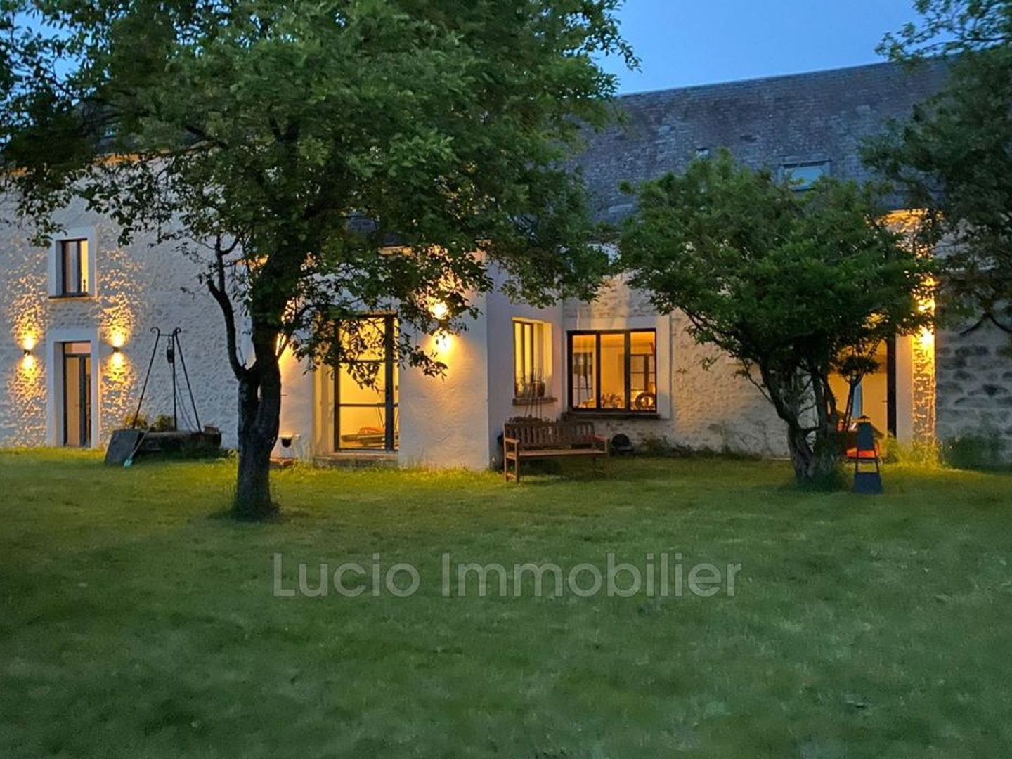 Villa 15 pièces 395 m²