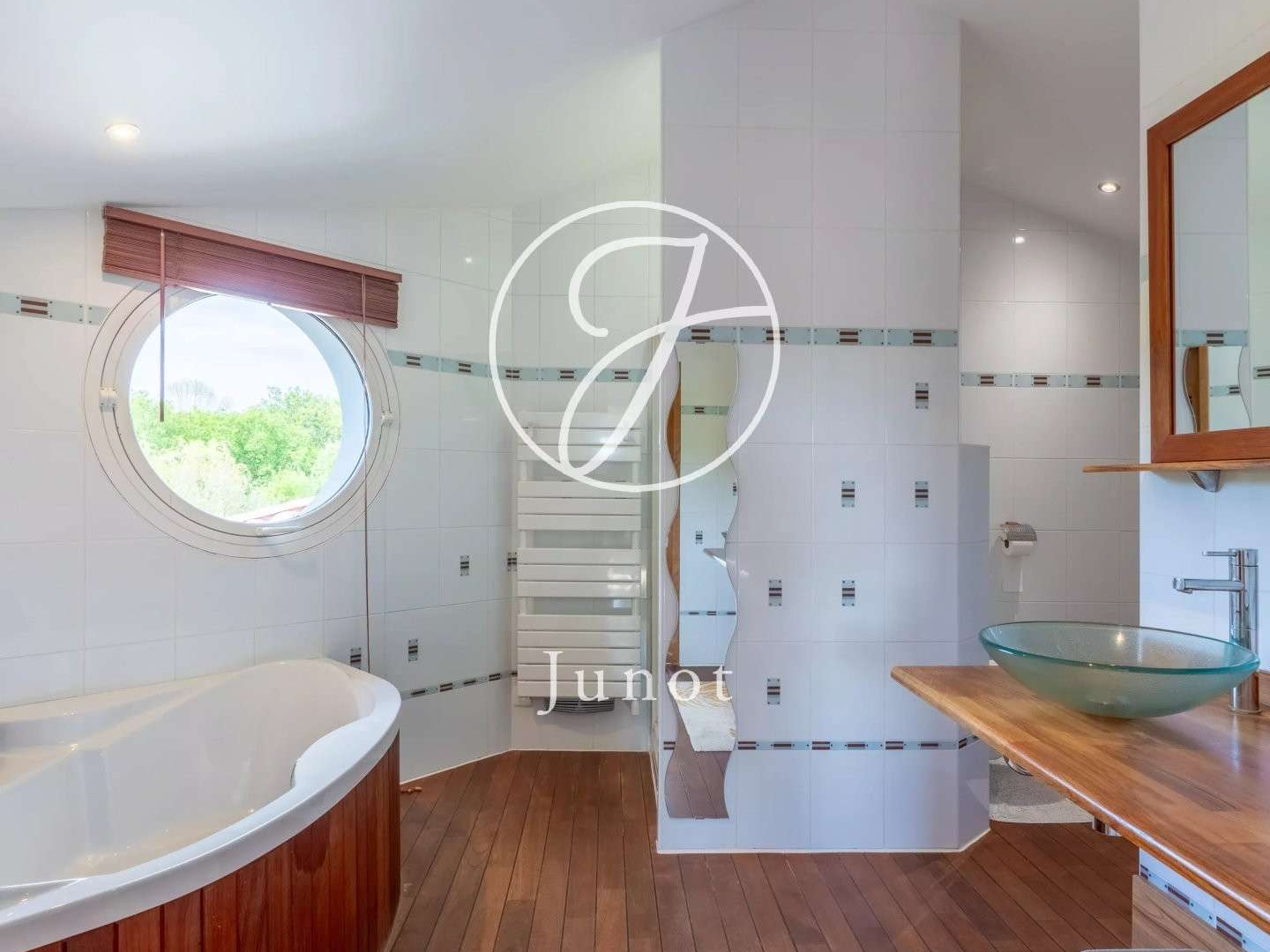 Maison à vendre - 7 pièces - 237m2 - Vertou (44120)