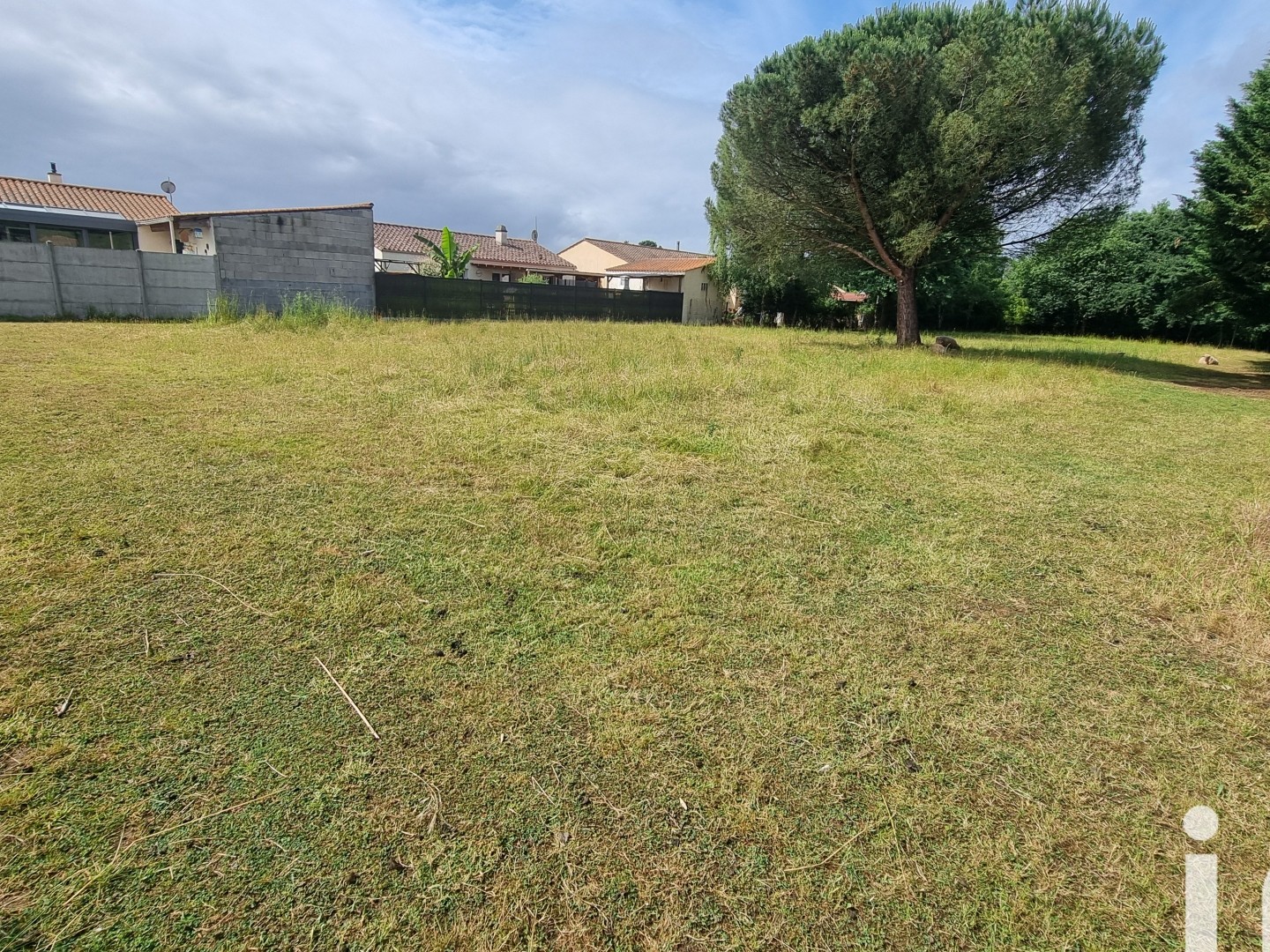 Terrain à vendre - 1240m2 - Moutiers-Sur-Le-Lay (85320)