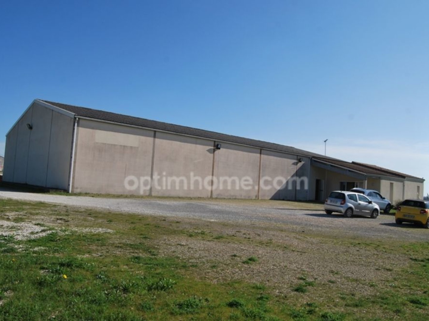 Locaux à vendre - 760m2 - Mansle-Les-Fontaines (16230)