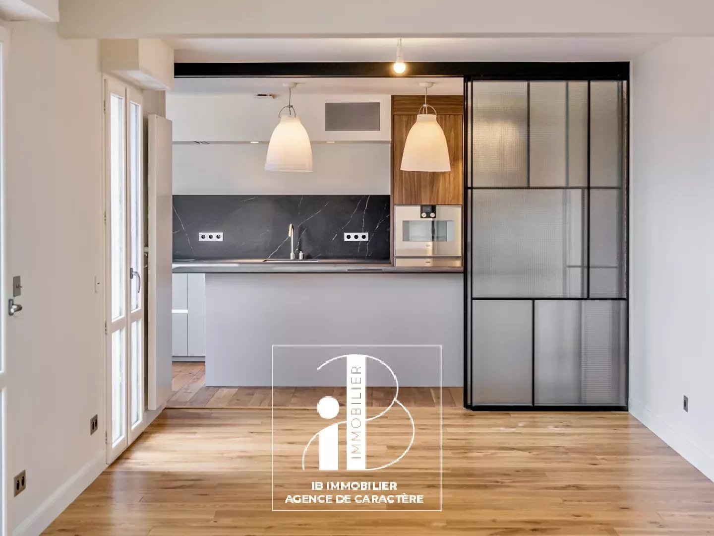Appartement à vendre - 4 pièces - 152m2 - Fontainebleau (77300)