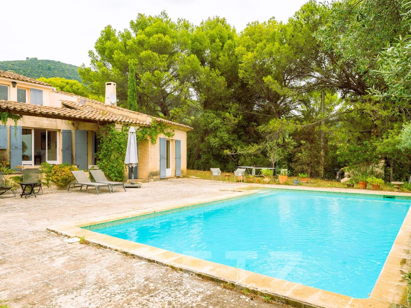 Maison à vendre - 7 pièces - 170m2 - Lourmarin (84160)
