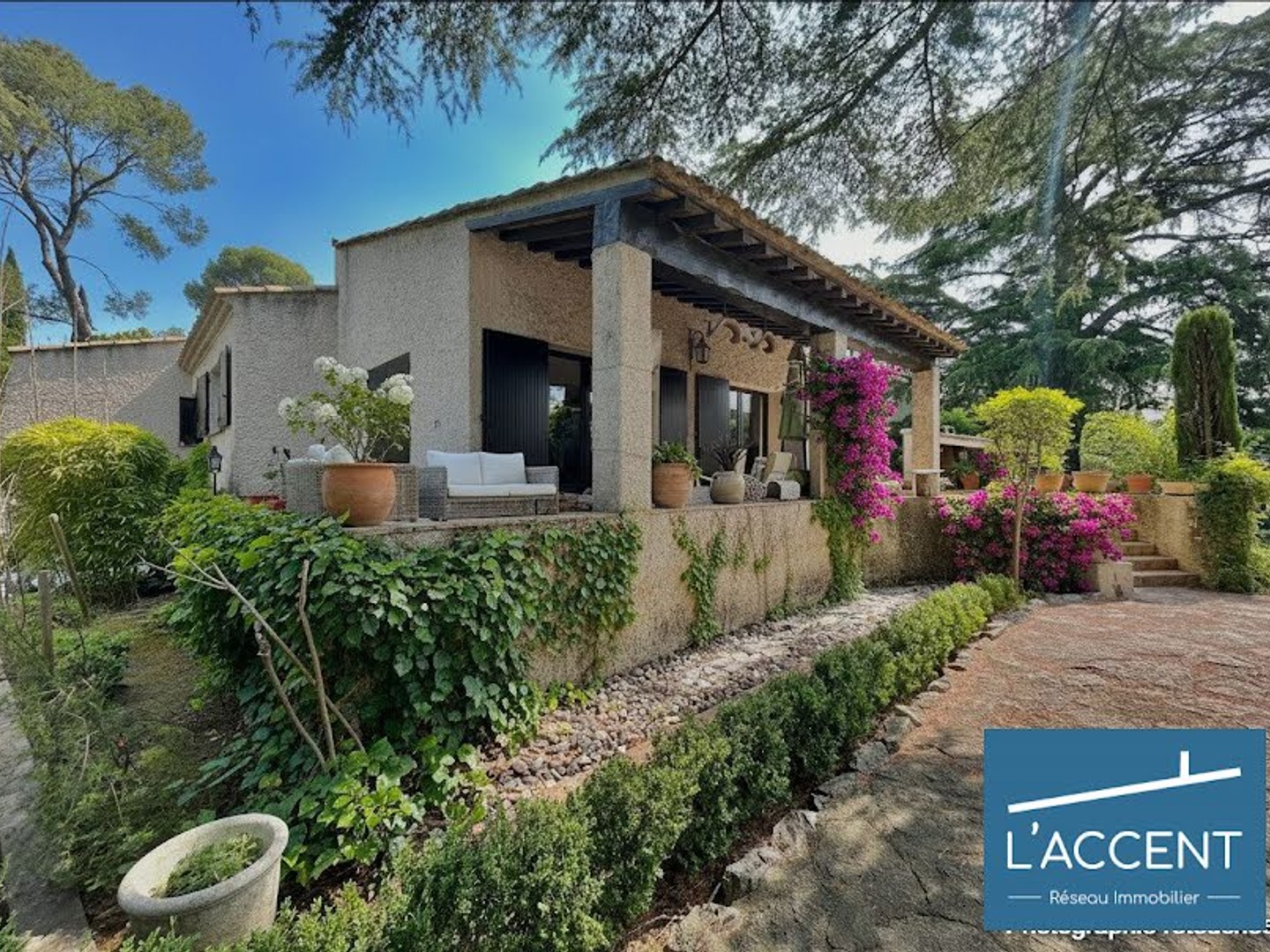 Maison à vendre - 7 pièces - 239m2 - Nîmes (30000)