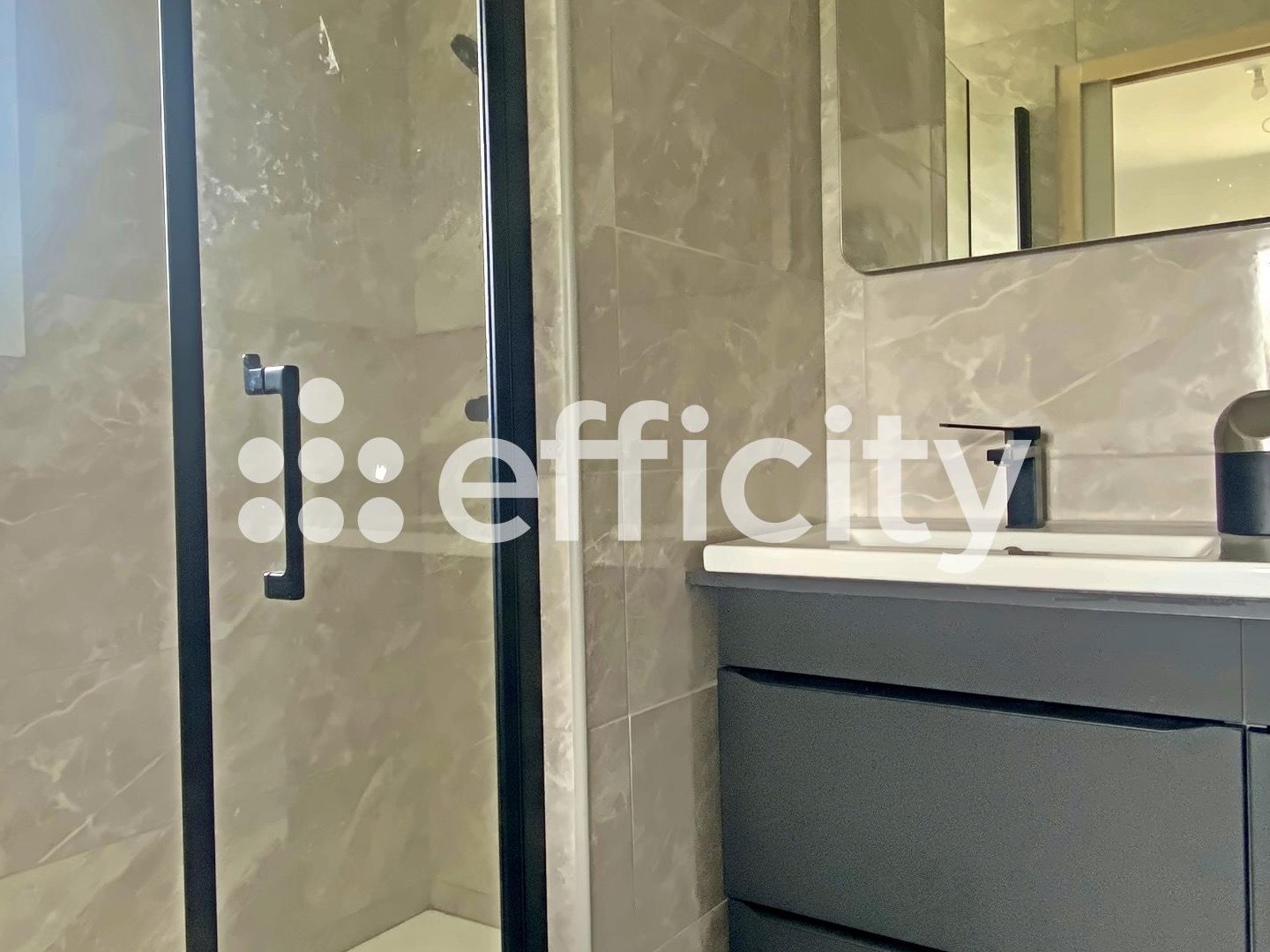 Maison à vendre - 4 pièces - 105m2 - Savigné-Sur-Lathan (37340)