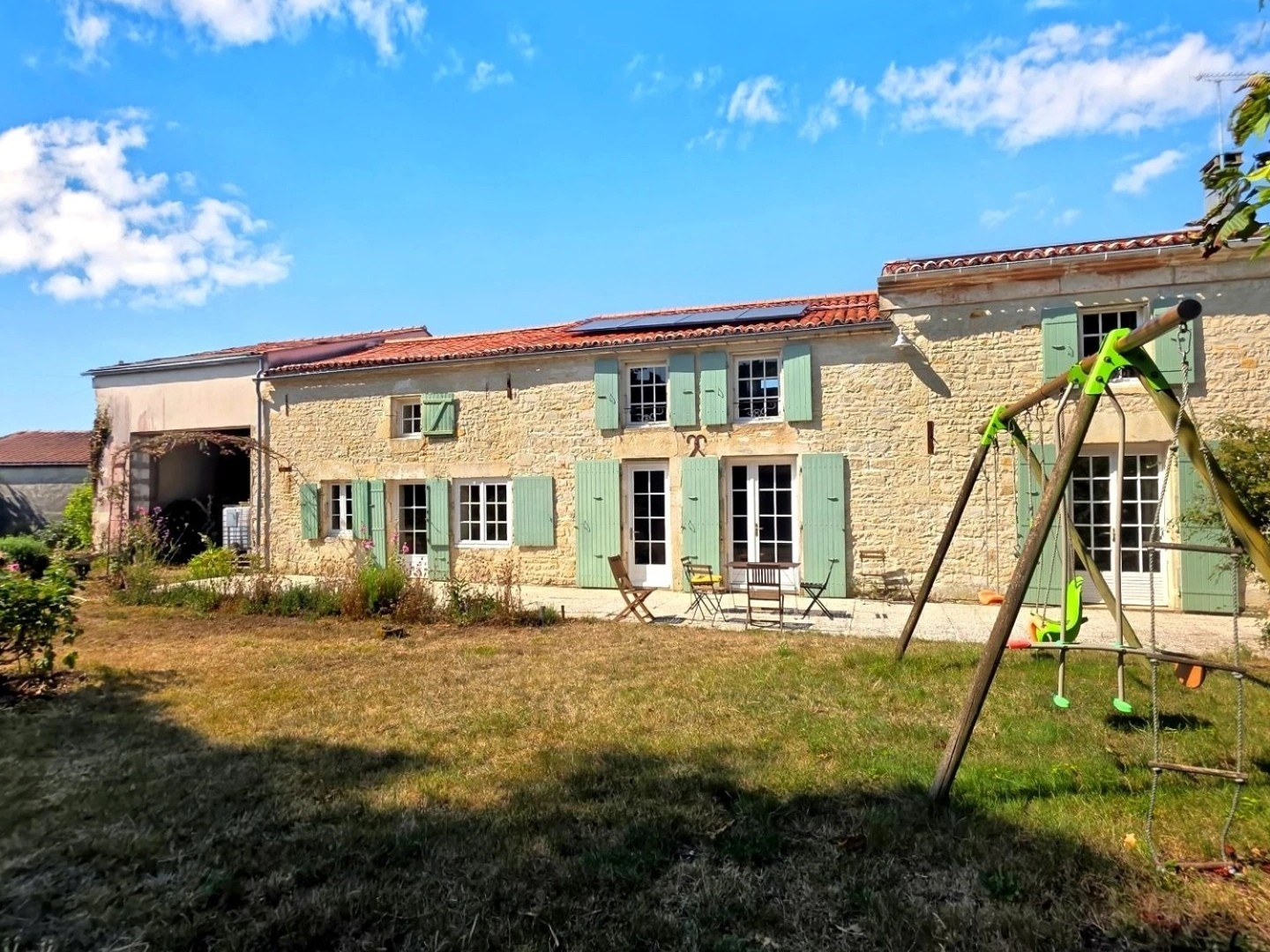 Maison à vendre - 8 pièces - 185m2 - Saint-Saturnin-Du... (17700)