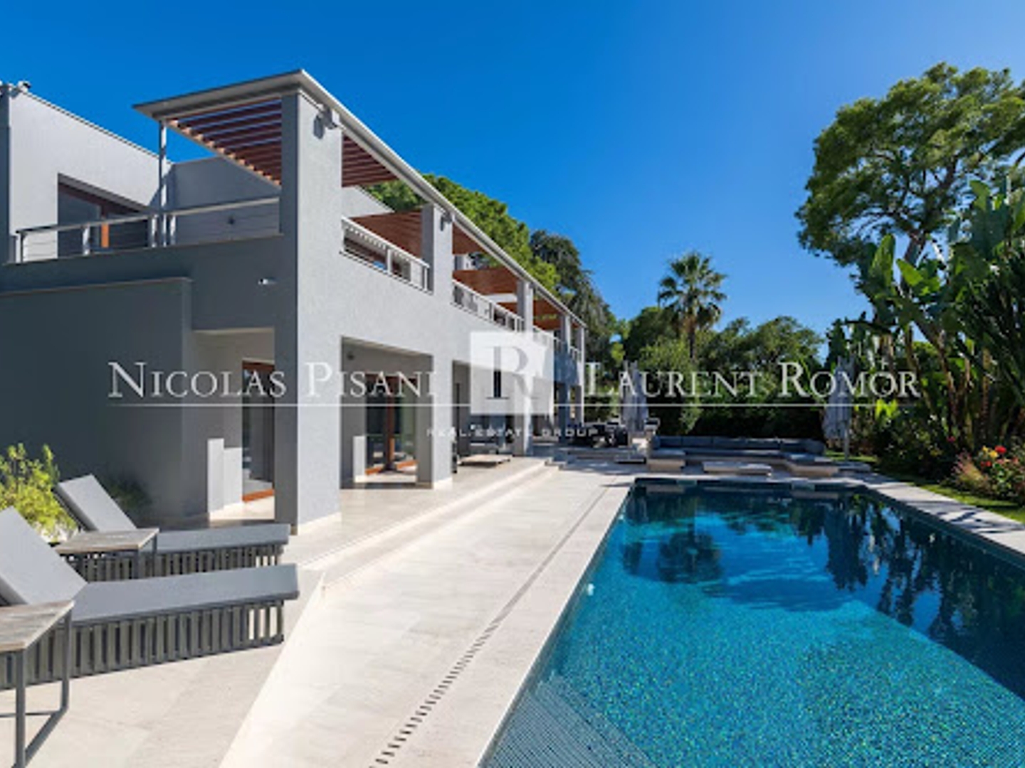 Villa 5 pièces 413 m²