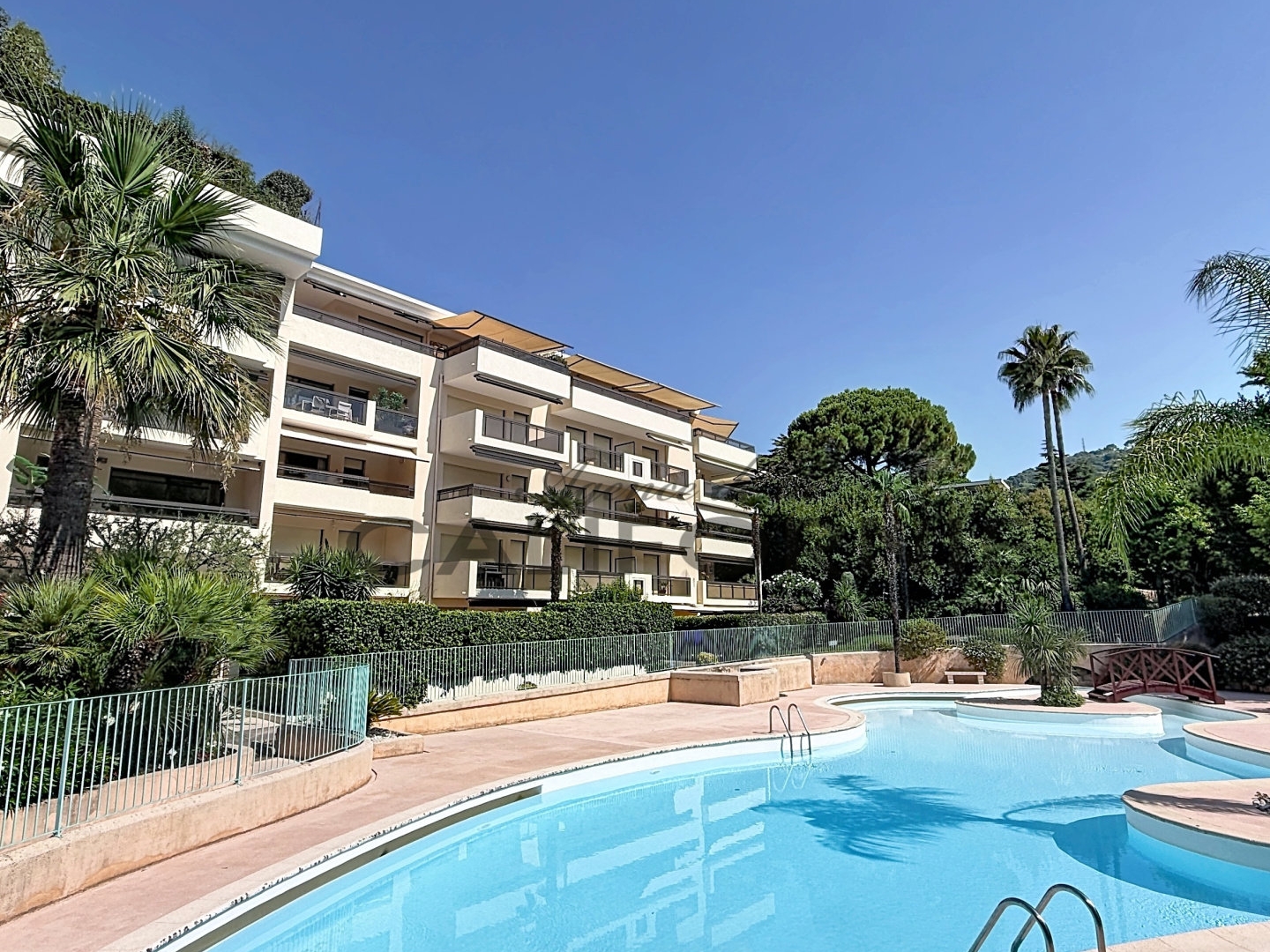 4 Pièces CANNES BENEFIAT
