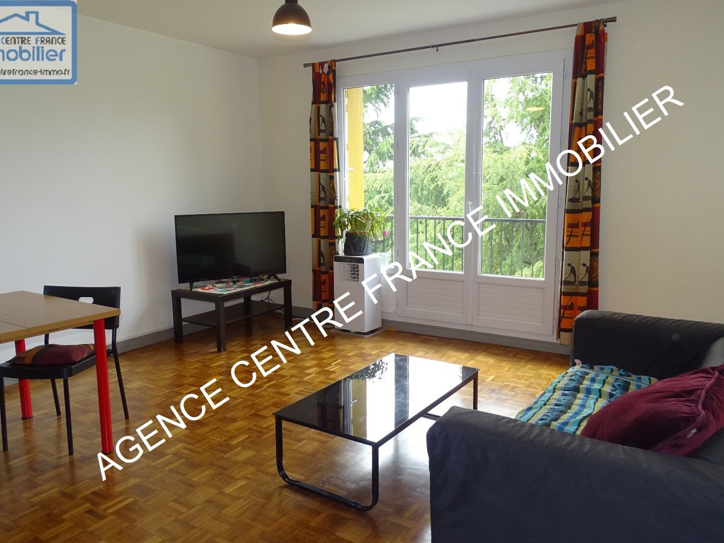 Appartement à vendre - 4 pièces - 74m2 - Bourges (18000)