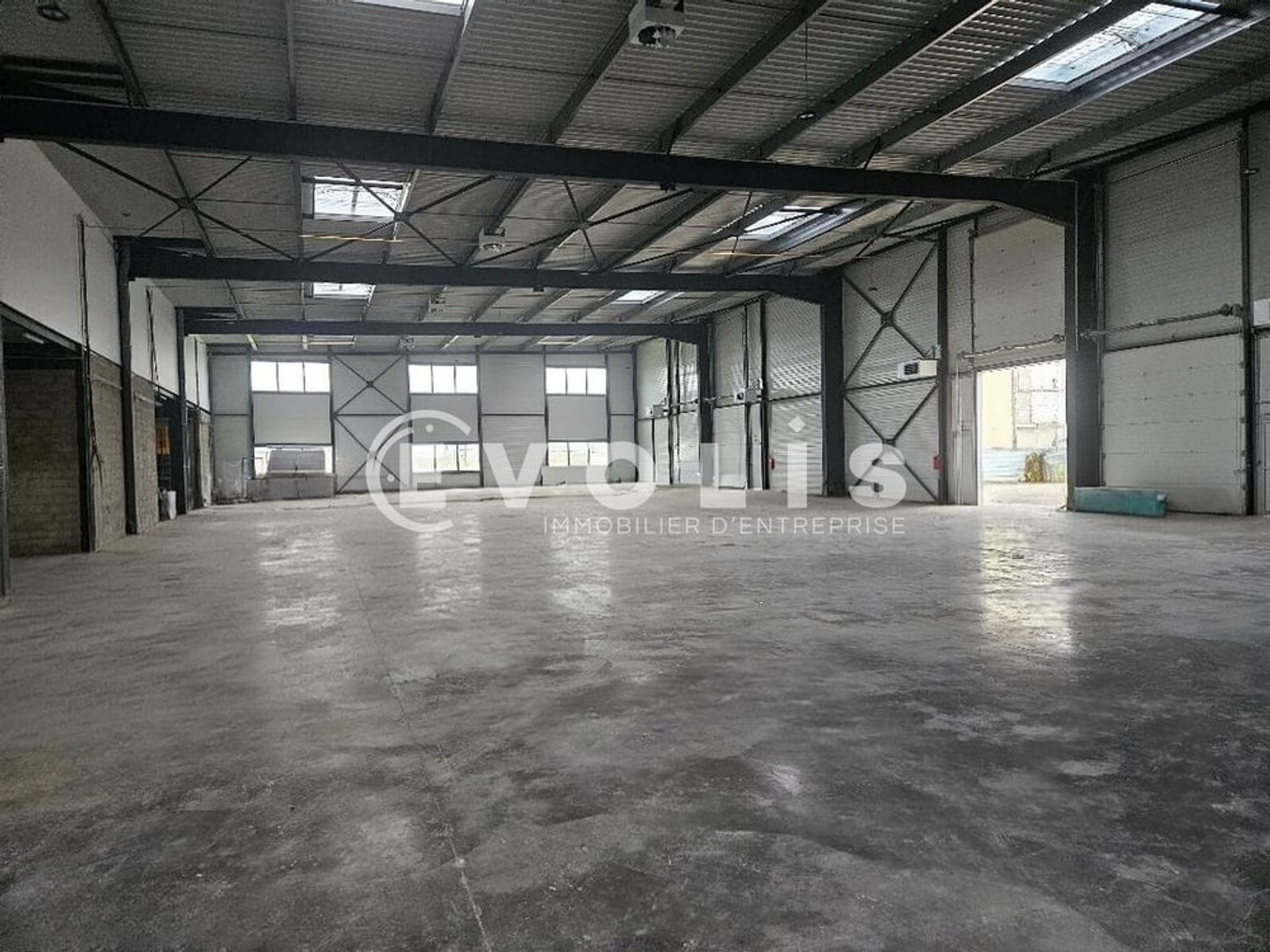Locaux à vendre - 1973m2 - Villebon-Sur-Yvette (91140)
