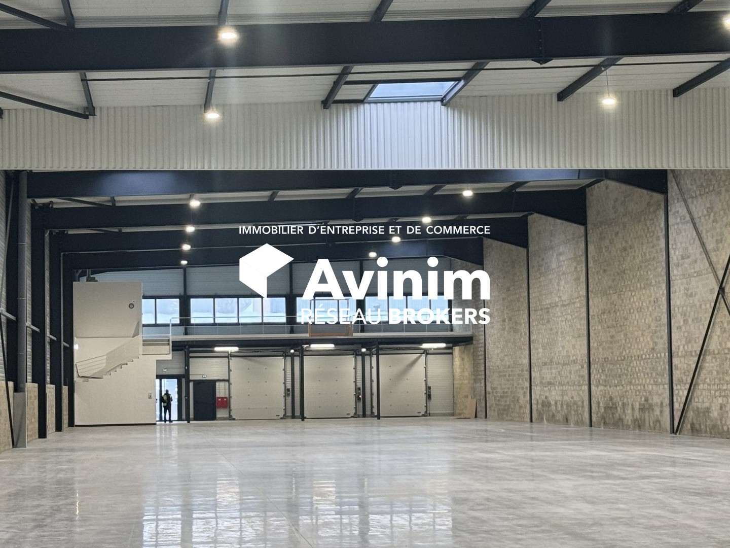 Immeuble industriel 6810 m²