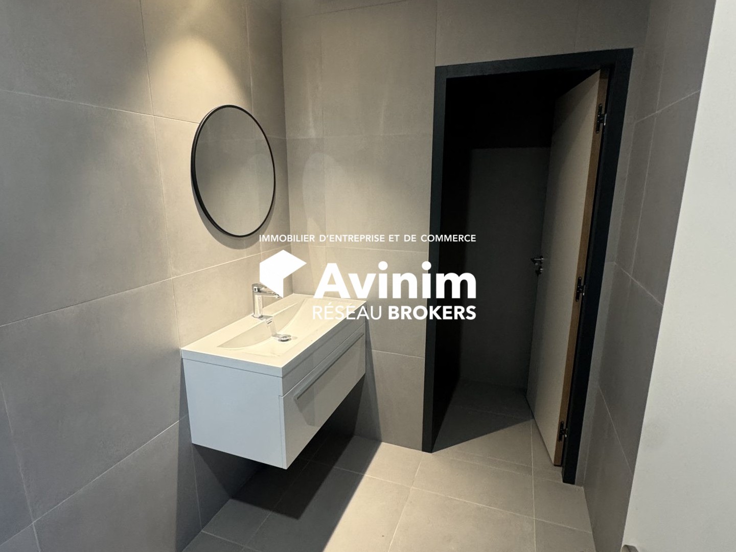 Immeuble à vendre - 6810m2 - Le Blanc-Mesnil (93150)